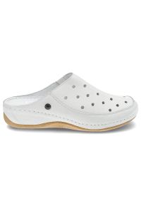Białe Klapki Pollonus Wygodne Skórzane Buty Damskie. Okazja: na co dzień. Kolor: biały. Materiał: skóra. Sezon: lato. Styl: casual, klasyczny #6