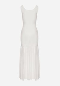 Born2be - Biała Koktajlowa Sukienka z Wiskozą Ozdobiona Marszczeniem Galapina. Okazja: na imprezę. Kolor: biały. Materiał: wiskoza. Wzór: aplikacja. Styl: wizytowy #3