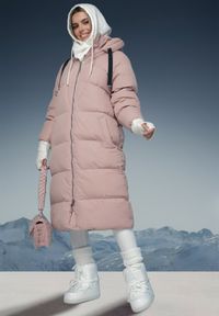 Born2be - Różowa Długa Kurtka Pikowana Płaszcz na Zamek z Kapturem Lesea. Okazja: na co dzień. Typ kołnierza: kaptur. Kolor: różowy. Materiał: dzianina, jeans. Długość: długie. Styl: casual, elegancki #5