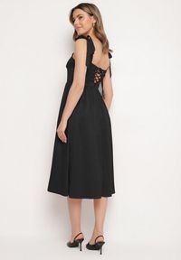 Born2be - Czarna Rozkloszowana Sukienka Vices na Wiązanych Ramiączkach Natavine. Okazja: na imprezę, na co dzień. Typ kołnierza: dekolt kwadratowy. Kolor: czarny. Materiał: jeans, poliester. Długość rękawa: na ramiączkach. Sezon: lato. Styl: casual, klasyczny #3