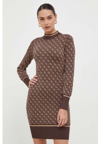 Guess sukienka kolor brązowy mini dopasowana. Kolor: brązowy. Materiał: dzianina. Długość rękawa: długi rękaw. Typ sukienki: dopasowane. Długość: mini