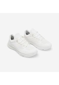 Decathlon - Buty sportowe damskie Essential Icon. Kolor: biały. Materiał: syntetyk, kauczuk. Szerokość cholewki: normalna. Sport: bieganie, fitness