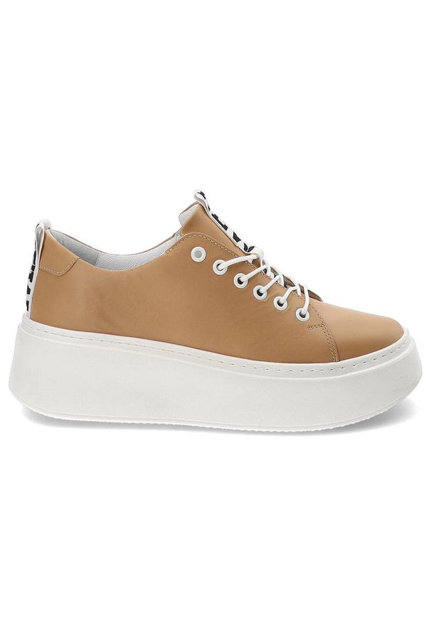 DAMISS - Beżowe Sneakersy Damiss Wygodne Buty Damskie. Okazja: na co dzień. Kolor: biały. Materiał: skóra. Szerokość cholewki: normalna. Wzór: aplikacja, nadruk. Obcas: na obcasie. Styl: sportowy, casual. Wysokość obcasa: średni