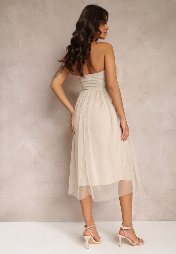 Renee - Beżowa Tiulowa Sukienka bez Ramiączek z Falbankami Tremone. Typ kołnierza: kołnierz z falbankami. Kolor: beżowy. Materiał: tiul. Długość rękawa: bez ramiączek