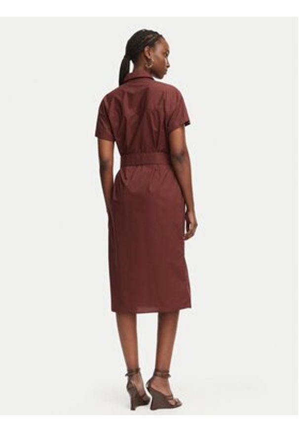 Patrizia Pepe Sukienka koszulowa 2A3067/A9B9-B887 Brązowy ciemny Regular Fit. Kolor: brązowy. Materiał: bawełna. Typ sukienki: koszulowe