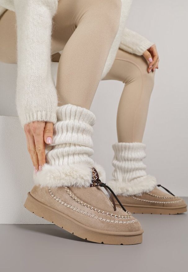 Born2be - Ciemnobeżowe Śniegowce na Grubej Podeszwie z Futerkiem i Przeszciami Linafra. Okazja: na co dzień. Kolor: beżowy. Materiał: futro. Styl: casual, elegancki