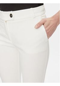 Rinascimento Spodnie materiałowe CFC0117747003 Biały Regular Fit. Kolor: biały. Materiał: syntetyk