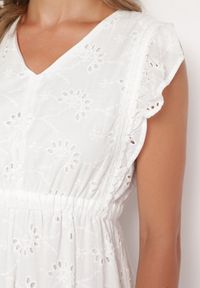 Born2be - Biała Ażurowa Sukienka z Falbanką o Rozkloszowanym Kroju Lirvolia. Okazja: na co dzień, na imprezę. Kolor: biały. Długość rękawa: krótki rękaw. Wzór: ażurowy. Sezon: lato. Typ sukienki: rozkloszowane. Styl: casual #4