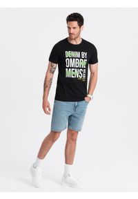 Ombre Clothing - Męski bawełniany t-shirt z dużym napisem – czarny V2 OM-TSPT-0193 - XXL. Okazja: na co dzień. Kolor: czarny. Materiał: bawełna. Wzór: napisy. Styl: casual