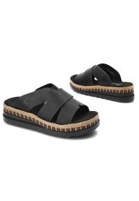 Czarne Klapki Rieker Wygodne Buty Na Platformie. Okazja: na co dzień, na spacer. Kolor: czarny. Materiał: skóra. Obcas: na platformie. Styl: casual, elegancki #6