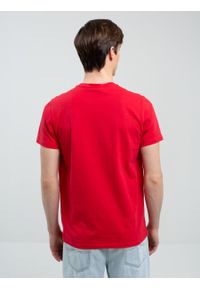 Big-Star - Koszulka męska z niewielkim logo BIG STAR na piersi czerwona Techson 603. Kolor: czerwony. Materiał: jeans, bawełna, materiał. Wzór: nadruk. Styl: klasyczny, elegancki, wakacyjny, sportowy