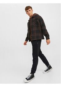 Jack & Jones - Jack&Jones Spodnie dresowe Gordon 12249274 Czarny Regular Fit. Kolor: czarny. Materiał: syntetyk, bawełna