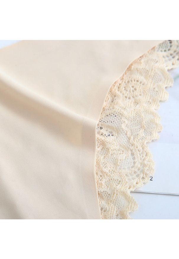 Intica - Koronkowe figi z wysokiej jakości materiału Veselka. Kolor: czarny. Materiał: materiał, koronka. Wzór: koronka