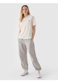 4f - 4F T-shirt regular z nadrukiem damski - biały XXL. Okazja: na co dzień. Kolor: biały. Materiał: skóra, jersey, dzianina, bawełna, materiał. Długość rękawa: krótki rękaw. Długość: krótkie. Wzór: nadruk. Styl: sportowy, klasyczny, casual