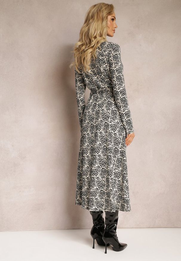 Renee - Czarna Koszulowa Sukienka w Ornamentalny Wzór Wiązana w Pasie Hanname. Kolor: czarny. Materiał: dzianina. Typ sukienki: koszulowe