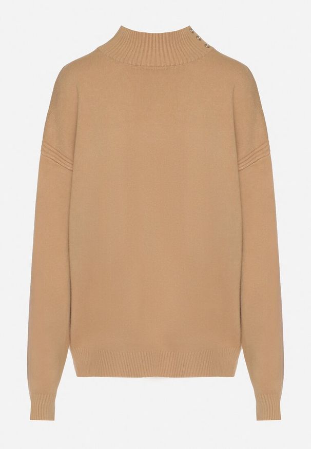 Born2be - Ciemnobeżowy Golf z Metalicznymi Guzikami Aderlia. Okazja: na co dzień, do pracy, na spotkanie biznesowe. Typ kołnierza: golf. Kolor: beżowy. Materiał: jeans. Styl: biznesowy, klasyczny, casual, elegancki