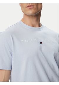 Tommy Jeans T-Shirt DM0DM20744 Niebieski jasny Regular Fit. Kolor: niebieski. Materiał: bawełna #4