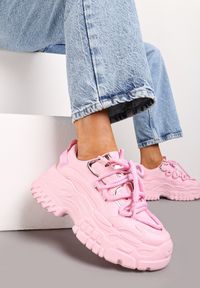 Renee - Różowe Sneakersy z Podwójnymi Sznurówkami i Tłoczoną Platformą Luppoa. Kolor: różowy. Materiał: jeans, dzianina. Obcas: na platformie