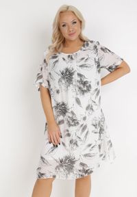 Born2be - Biało-Szara Sukienka z Bawełny Sebaestus. Okazja: na co dzień. Kolekcja: plus size. Kolor: biały. Materiał: bawełna. Wzór: kwiaty. Typ sukienki: dla puszystych, proste. Styl: casual, wakacyjny, klasyczny. Długość: midi