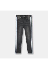 Sinsay - Spodnie jeansowe z lampasami - Czarny. Kolor: czarny #1