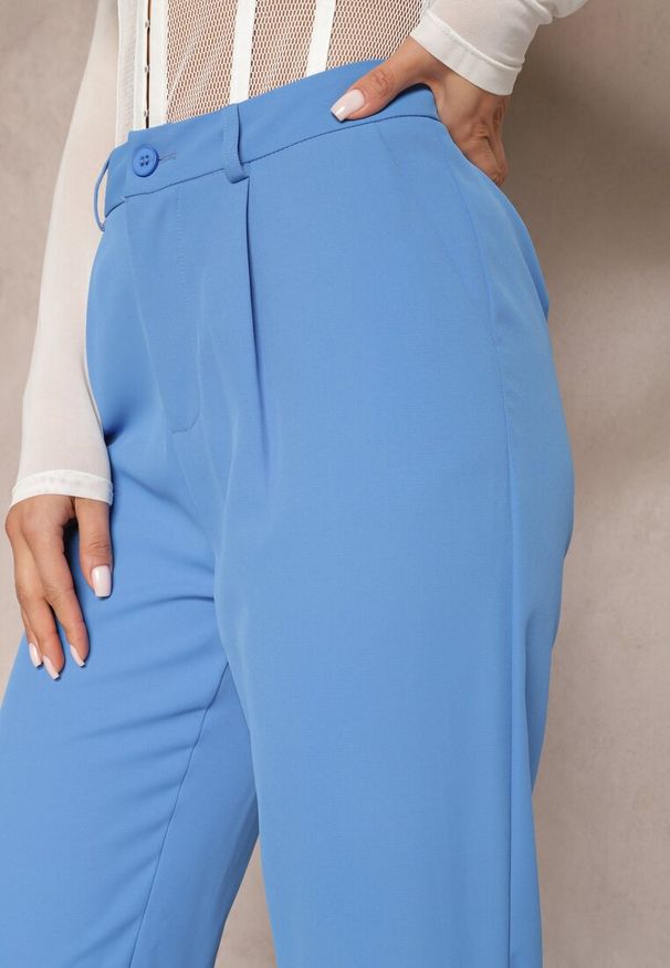 Renee - Niebieskie Klasyczne Spodnie High Waist Zapinane na Zamek Błyskawiczny Xalona. Stan: podwyższony. Kolor: niebieski. Styl: klasyczny