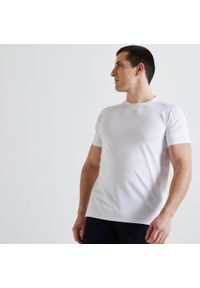 DOMYOS - Koszulka krótki rękaw fitness cardio FTS 500 męska. Materiał: materiał, poliester, elastan. Długość rękawa: krótki rękaw. Długość: krótkie. Wzór: ze splotem. Sport: fitness #1