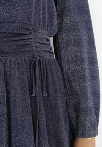 Born2be - Granatowa Sukienka Rozkloszowana z Metaliczną Nitką Adine. Kolor: niebieski. Materiał: dzianina. Sezon: zima #6