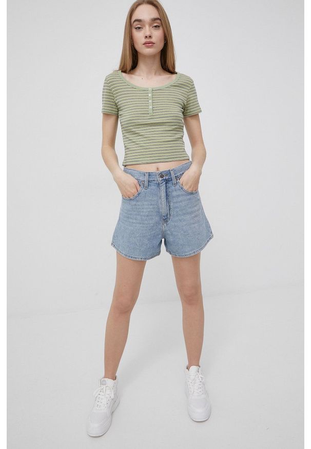 Levi's® - Levi's t-shirt bawełniany kolor zielony. Okazja: na spotkanie biznesowe. Kolor: zielony. Materiał: bawełna. Długość: krótkie. Styl: biznesowy
