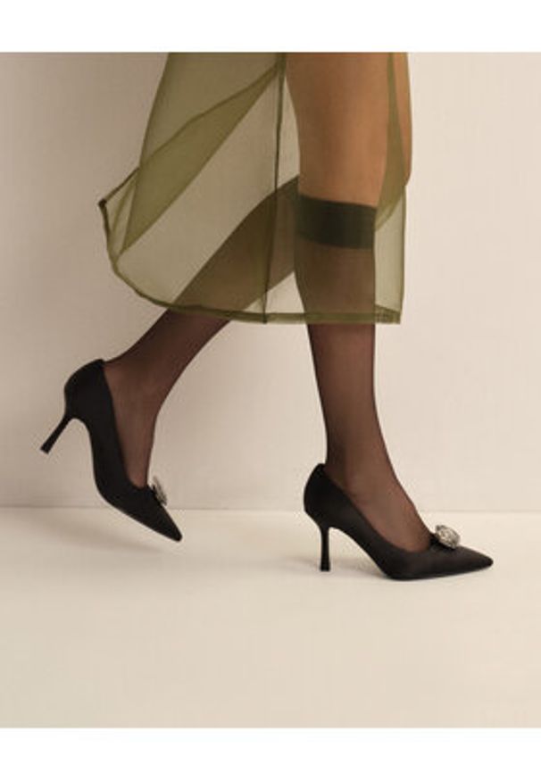 DeeZee Szpilki R24SS04000A Czarny. Kolor: czarny. Materiał: materiał. Obcas: na szpilce