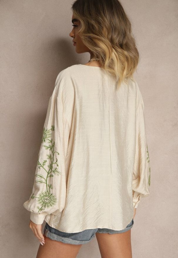 Renee - Beżowa Bluzka z Wiskozą i Haftowanym Wzorem Novalisse. Okazja: na co dzień. Kolor: beżowy. Materiał: wiskoza. Wzór: haft. Styl: casual, elegancki