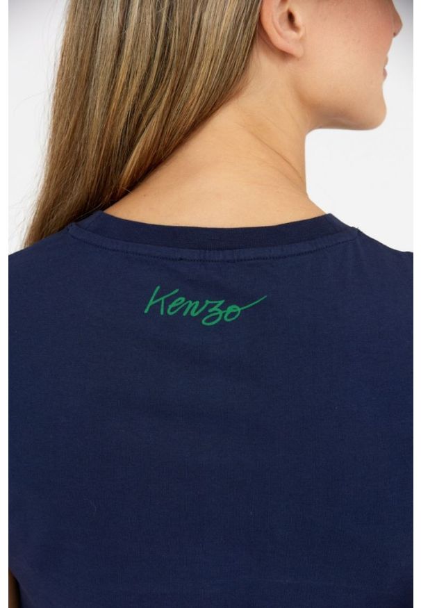 Kenzo - KENZO Granatowy t-shirt damski z niebieskim makiem. Kolor: niebieski