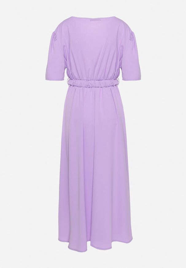 Born2be - Fioletowa Rozkloszowana Sukienka Kopertowa z Gumką w Talii i Ozdobnym Paskiem Vasena. Kolor: fioletowy. Typ sukienki: kopertowe. Styl: elegancki