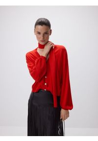 Reserved - Sweter z szalem - czerwony. Kolor: czerwony. Materiał: dzianina, wełna