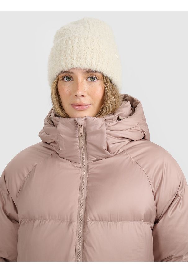 4f - 4F Czapka zimowa damska - beżowa Uniwersalny. Kolor: beżowy. Materiał: wełna, syntetyk, materiał. Sezon: zima. Styl: casual, klasyczny