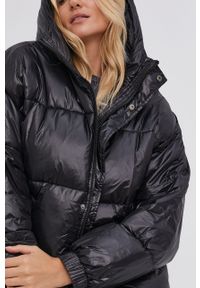 Answear Lab Kurtka damska kolor czarny zimowa oversize. Kolor: czarny. Sezon: zima. Styl: wakacyjny #4