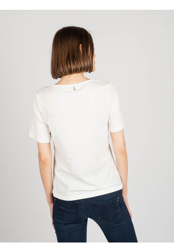 Patrizia Pepe T-Shirt | 8M1161/A8R8 | Kobieta | Biały. Okazja: na co dzień. Kolor: biały. Materiał: bawełna. Długość rękawa: krótki rękaw. Długość: krótkie. Wzór: aplikacja, nadruk. Styl: casual