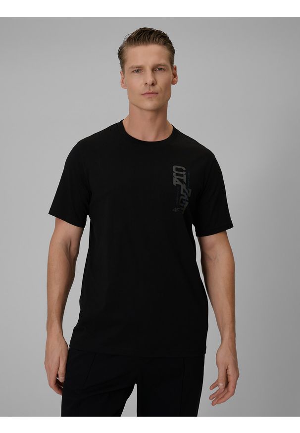 4f - 4F T-shirt regular z nadrukiem męski - czarny S. Okazja: na spacer, na co dzień. Kolor: czarny. Materiał: bawełna, dzianina. Wzór: nadruk. Styl: casual