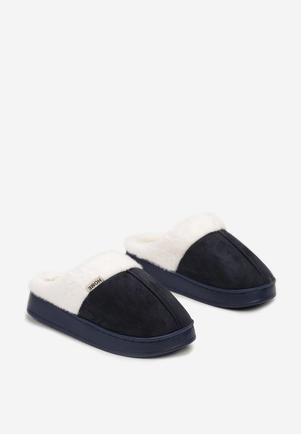 Born2be - Granatowe Płaskie Kapcie z Futerkiem Leretha. Okazja: do domu. Kolor: niebieski. Materiał: futro. Obcas: na obcasie. Styl: elegancki. Wysokość obcasa: niski