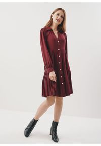 Ochnik - Bordowa sukienka koszulowa. Kolor: czerwony. Materiał: poliester. Długość rękawa: długi rękaw. Typ sukienki: koszulowe #2