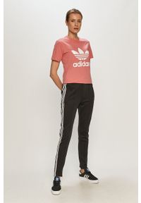 adidas Originals T-shirt GN2907 kolor fioletowy. Okazja: na co dzień. Kolor: fioletowy. Materiał: dzianina. Wzór: nadruk. Styl: casual #5