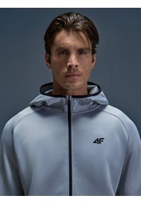 4f - 4F Bluza treningowa regular szybkoschnąca męska - szara XXL. Okazja: na co dzień. Typ kołnierza: kaptur. Kolor: szary. Materiał: tkanina, dzianina, materiał, syntetyk, włókno, elastan. Długość: krótkie. Wzór: gładki, ze splotem. Styl: klasyczny, sportowy, casual. Sport: bieganie, fitness
