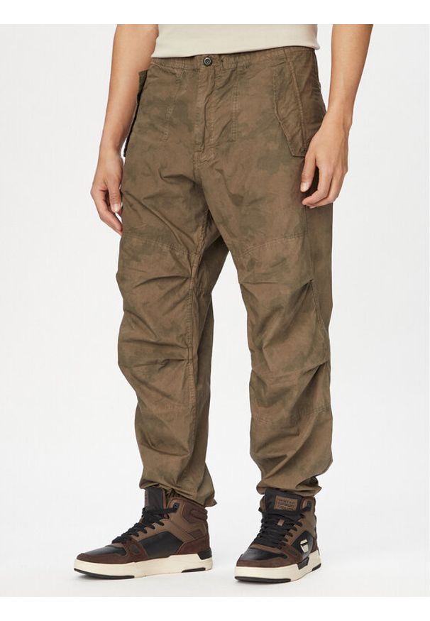 G-Star RAW - G-Star Raw Spodnie materiałowe Snow Track D28374-E397 Khaki Regular Fit. Kolor: brązowy. Materiał: bawełna