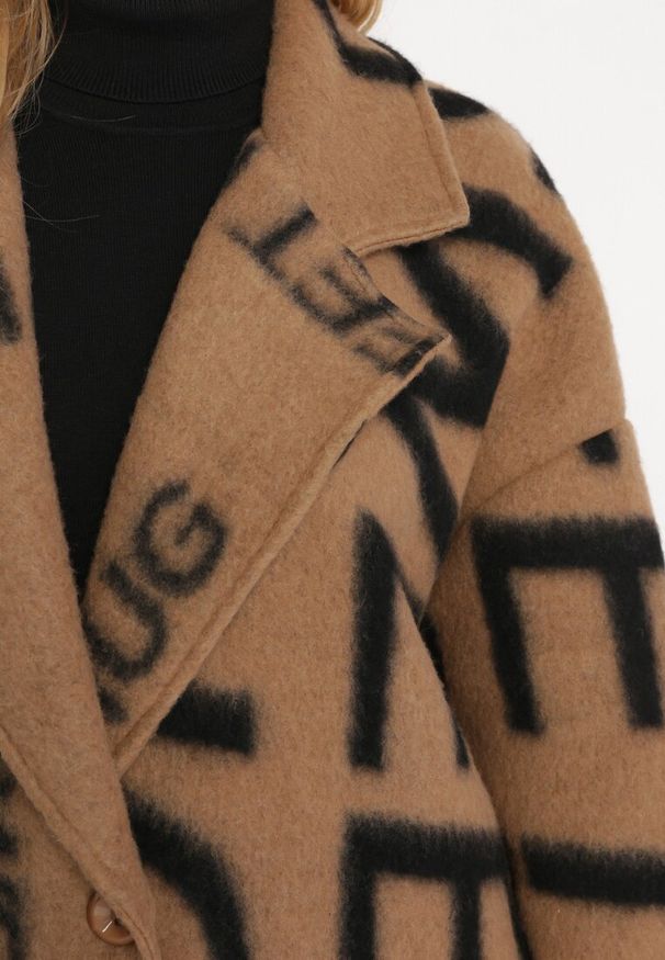 Born2be - Ciemnobeżowy Wełniany Płaszcz w Ozdobny Nadruk Yemanella. Kolor: beżowy. Materiał: wełna. Wzór: nadruk