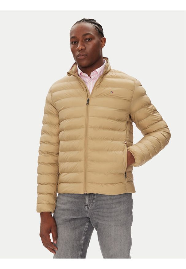 TOMMY HILFIGER - Tommy Hilfiger Kurtka przejściowa MW0MW37634 Beżowy Regular Fit. Kolor: beżowy. Materiał: syntetyk