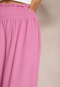Renee - Różowe Spodnie High Waist z Szerokimi Nogawkami i Gumką w Pasie Risabessa. Okazja: na co dzień. Stan: podwyższony. Kolor: różowy. Styl: elegancki, casual