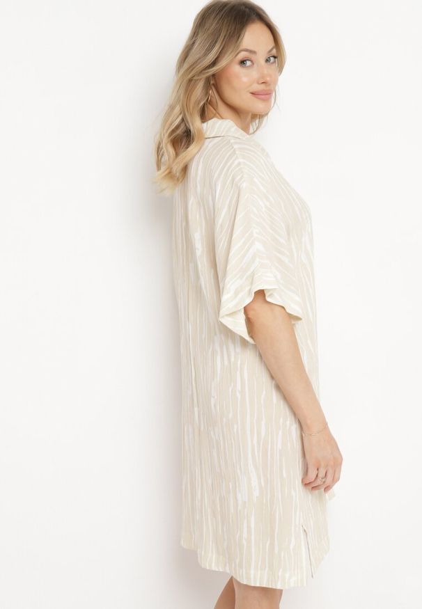 Born2be - Beżowa Sukienka z Bawełny i Lnu z Kołnierzykiem Bumstolia. Okazja: na co dzień. Typ kołnierza: dekolt w kształcie V. Kolekcja: plus size. Kolor: beżowy. Materiał: len, bawełna. Typ sukienki: proste, dla puszystych. Styl: casual