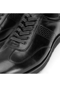 Wittchen - Męskie sneakersy ze skóry licowej na platformie z bieżnikiem brązowe. Okazja: na randkę. Nosek buta: okrągły. Kolor: brązowy. Materiał: skóra. Obcas: na platformie #2
