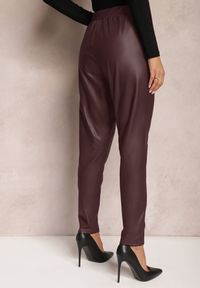 Renee - Ciemnofioletowe Spodnie Standard z Imitacji Skóry Tamran. Kolor: fioletowy. Materiał: skóra ekologiczna #4