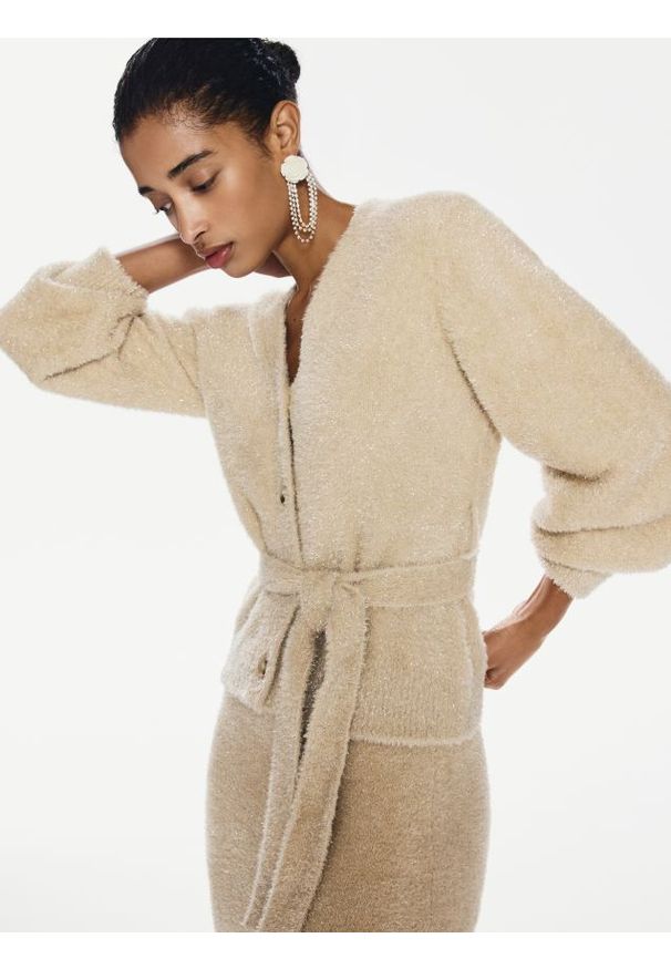 Reserved - Kardigan z metalizowaną nicią - kremowy. Kolor: kremowy. Materiał: dzianina