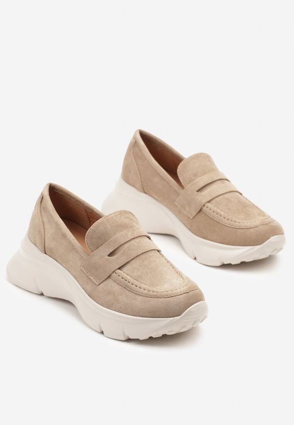 Born2be - Ciemnobeżowe Półbuty Mokasyny na Grubej Podeszwie Viannae. Kolor: beżowy. Materiał: jeans. Wzór: aplikacja. Styl: elegancki